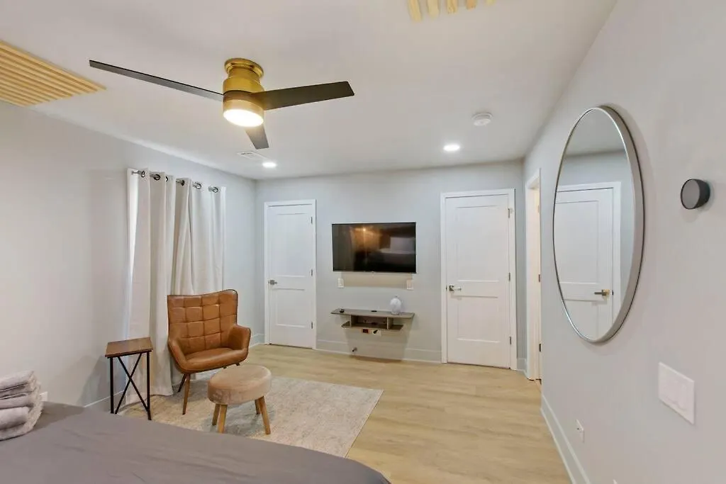 Modern Designer 3 Bedroom Townhouse In Midtown-1