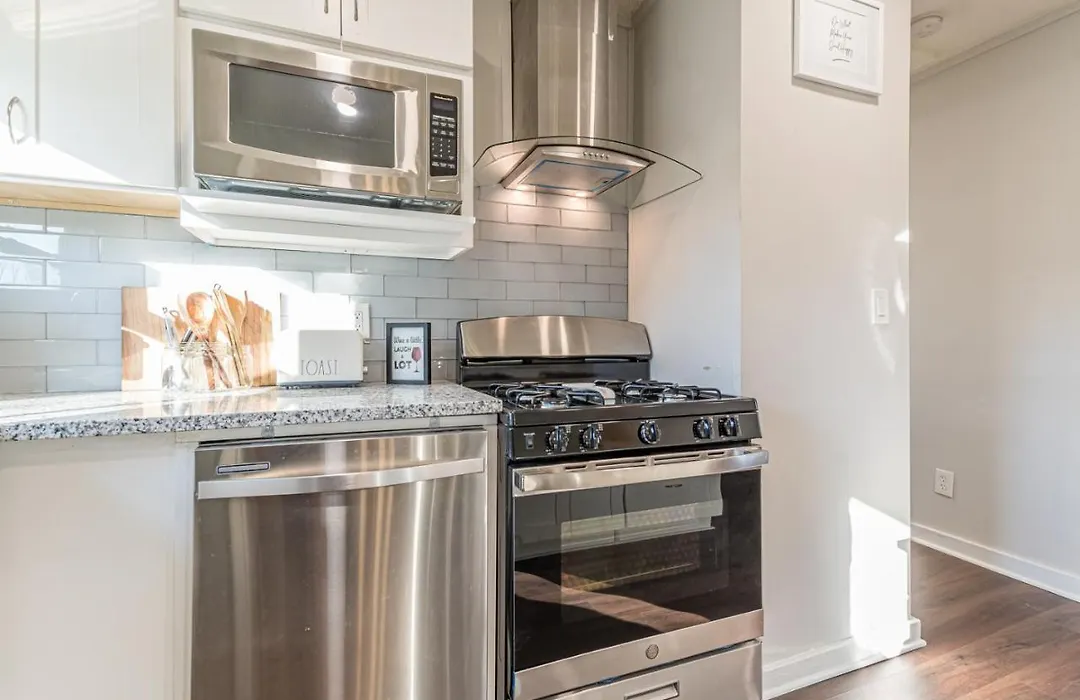Cozy Peaceful Bungalow - 12 Mins From Airport-1