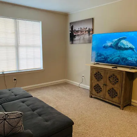 Cozy - Home Away From Home With Free Parking-2