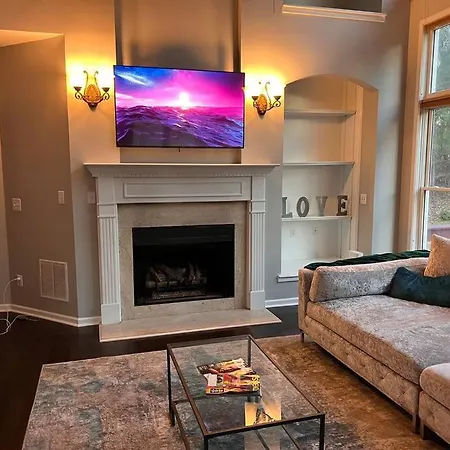 Beautiful And Spacious 5 Bedroom-2