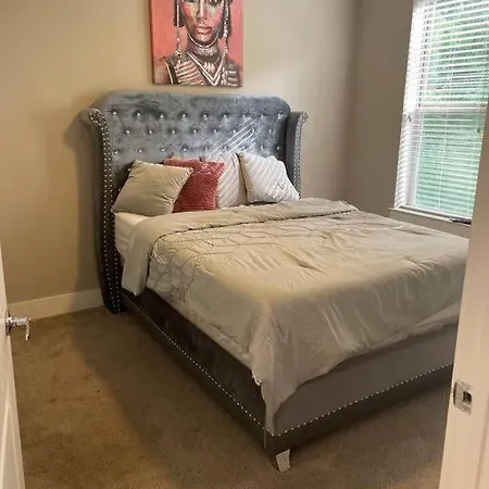 Buckhead Apartment W/ Free Parking-2