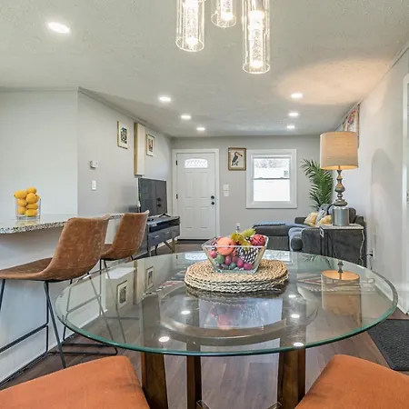 Cozy Peaceful Bungalow - 12 Mins From Airport-3