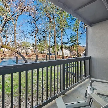 Boho Chic 2Bedroom Walking Distance To The Battery-3