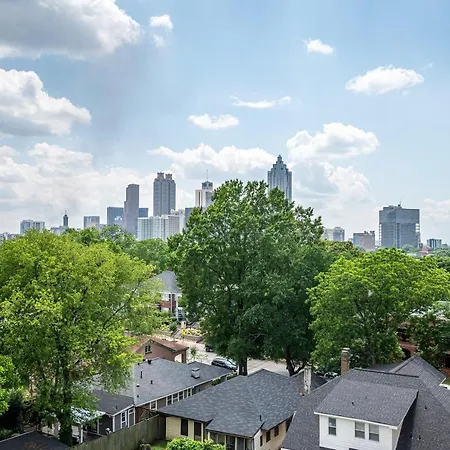 New King Bed City View Gated Balcony 456Pkwy11-2
