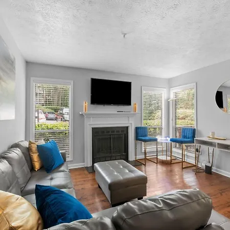 Modern Sapphire Sanctuary Near Braves Stadium-2